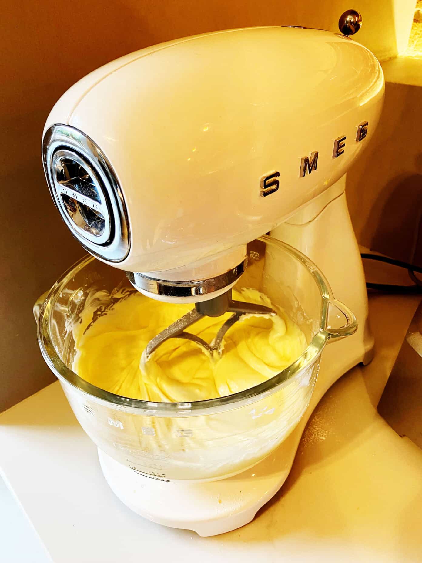 Day In The Life | Gimme Some Oven Smeg Mixer