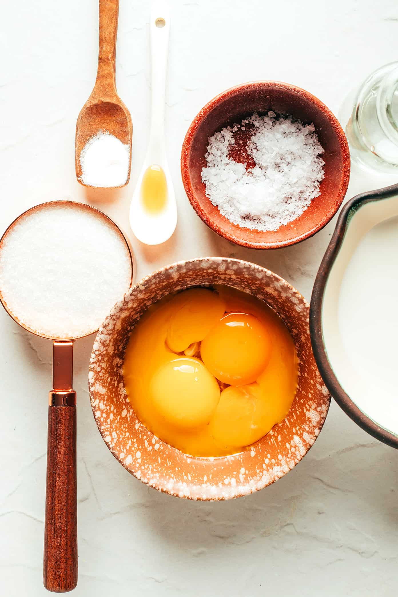 This salted caramel crème brûlée recipe is easy to make with 5 basic ingredients and features a delicious salted caramel custard with a crispy, crackly sugar topping. A delicious dessert that's easy for entertaining and also happens to be gluten-free. | gimmesomeoven.com Salted Caramel Crème Brûlée Ingredients