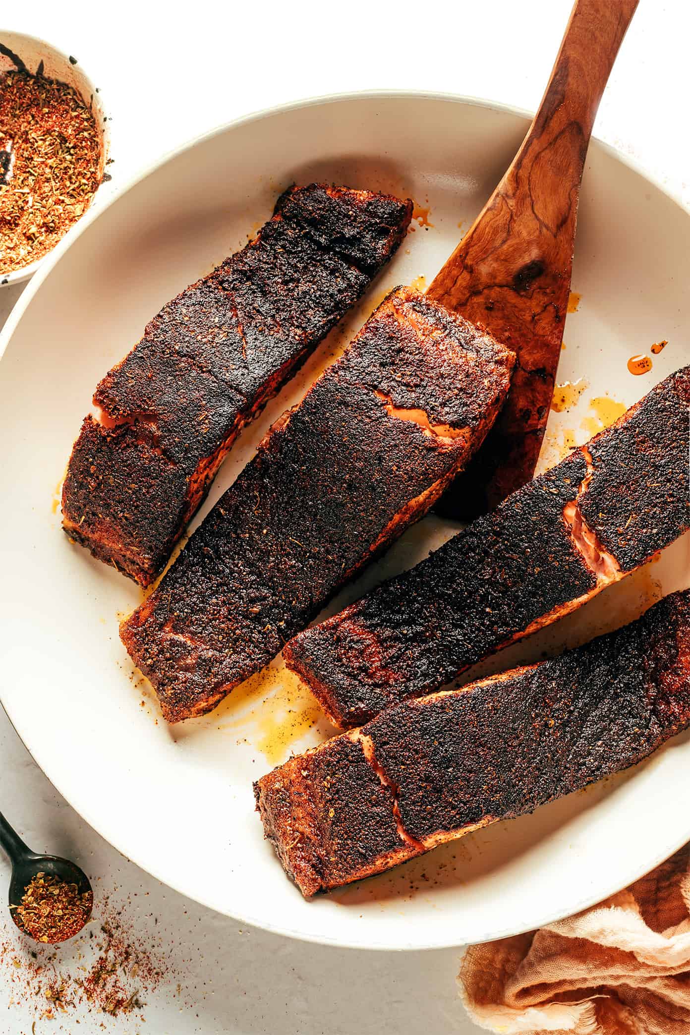 My favorite blackened salmon recipe is easy to make in 20 minutes and features a perfectly-blackened, flavorful, crispy crust. Always such a delicious, quick, and healthy dinner recipe! | gimmesomeoven.com Blackened Salmon