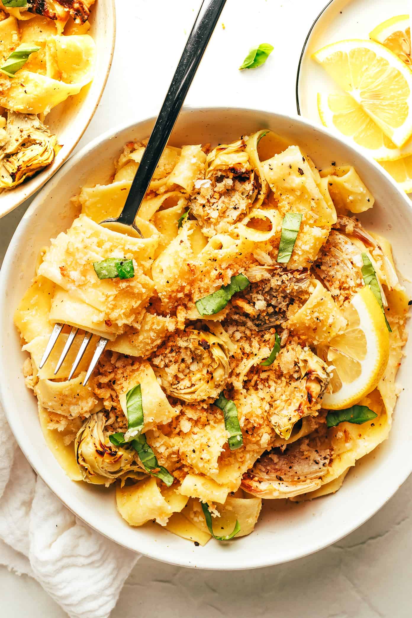 This lemon brown butter pasta is tossed with roasted artichokes and fennel and sprinkled with the most delicious garlic toasted breadcrumbs. Serve it up with parmesan and fresh basil for a simple vegetarian dinner, or add in an extra protein (shrimp, chicken, sausage, etc) if you'd like! | gimmesomeoven.com Lemon Brown Butter Pasta with Roasted Artichokes and Fennel