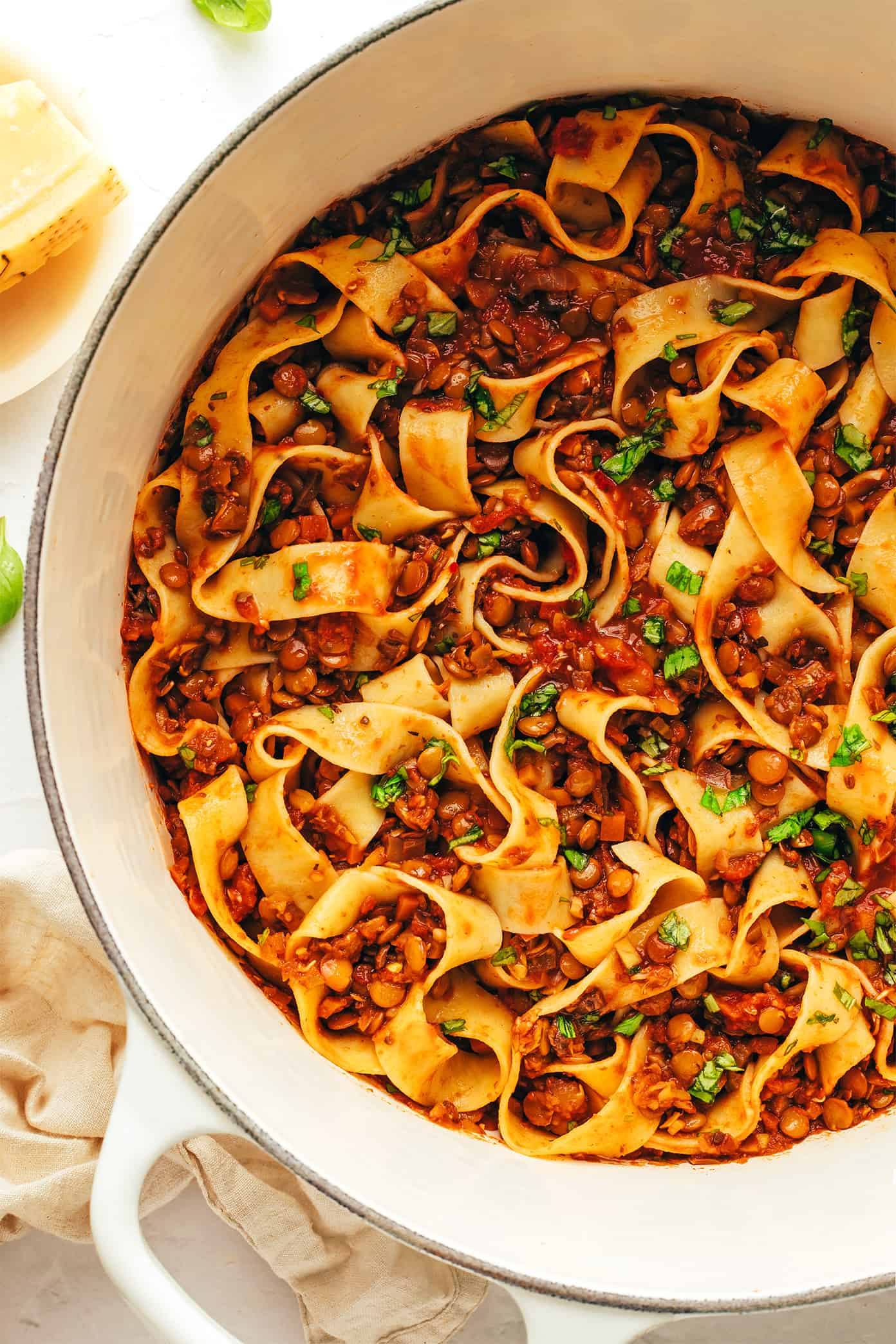 This hearty lentil bolognese recipe is naturally gluten-free, vegetarian and vegan and simmered with a garlicky mushroom-herb tomato sauce. Feel free to serve for dinner with pasta, gnocchi, mashed potatoes, polenta or whatever sounds good! | gimmesomeoven.com Vegetarian Pasta Bolognese