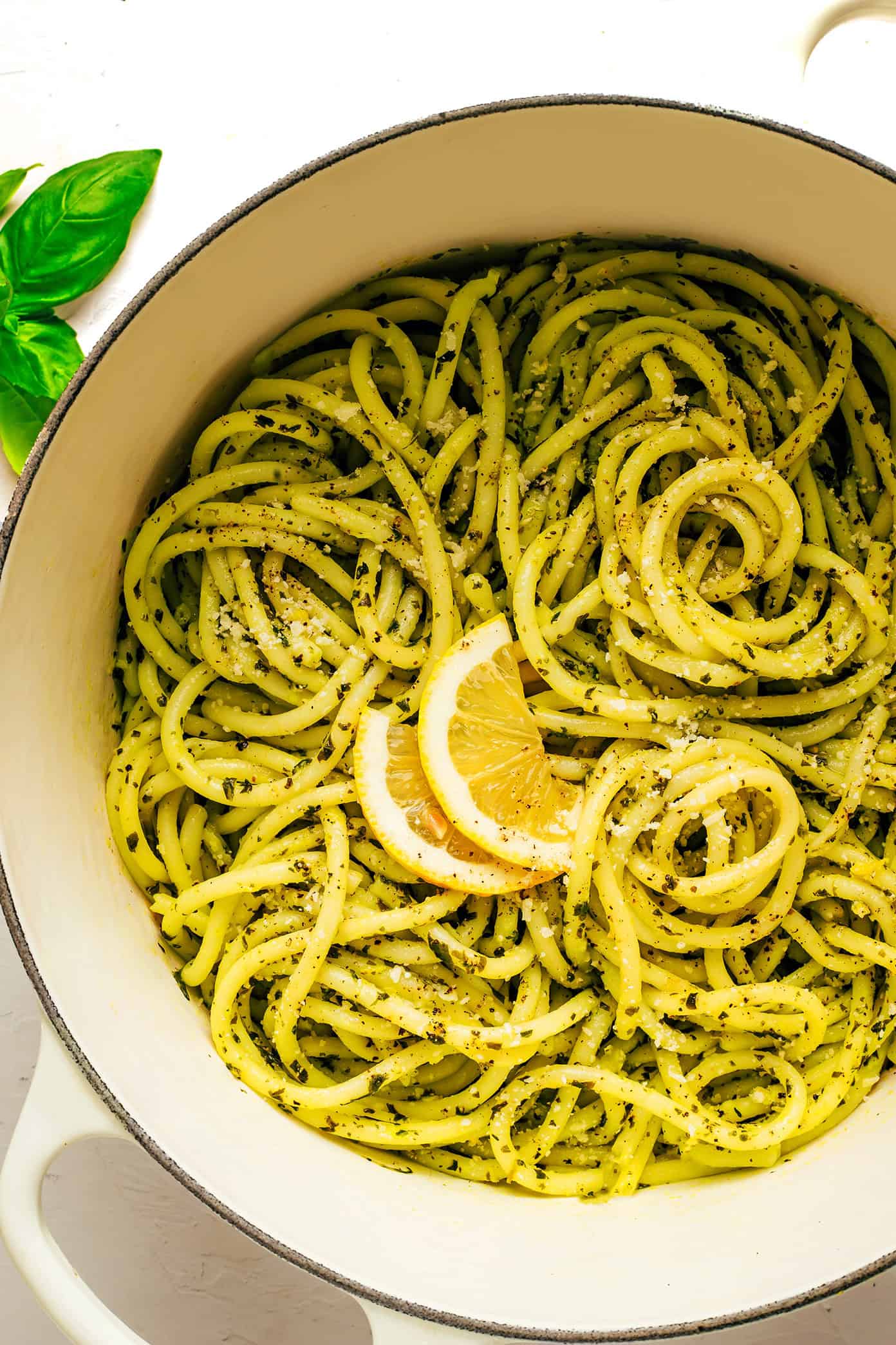 All you need are 6 simple ingredients to make a delicious batch of this lemon basil butter pasta dinner in less than 30 minutes! Feel free to add an extra protein (chicken, shrimp, sausage) or some extra veggies if you'd like too. | gimmesomeoven.com Lemon Basil Butter Pasta