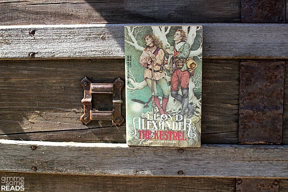 The Kestrel by Lloyd Alexander | gimmesomereads.com