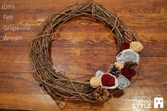 {DIY} Felt Grapevine Wreath | www.gimmesomestyleblog.com