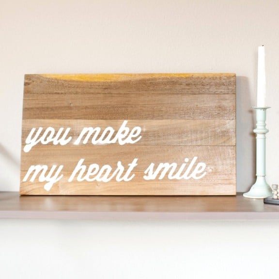 Here is a tutorial on how to make your own wood text art! | www.gimmesomestyleblog.com #diy #silhouette