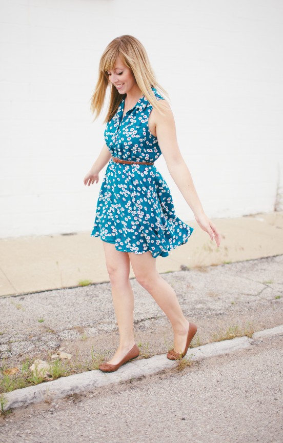 Floral dress with belt | www.gimmesomestyleblog.com #dress #whatiwore