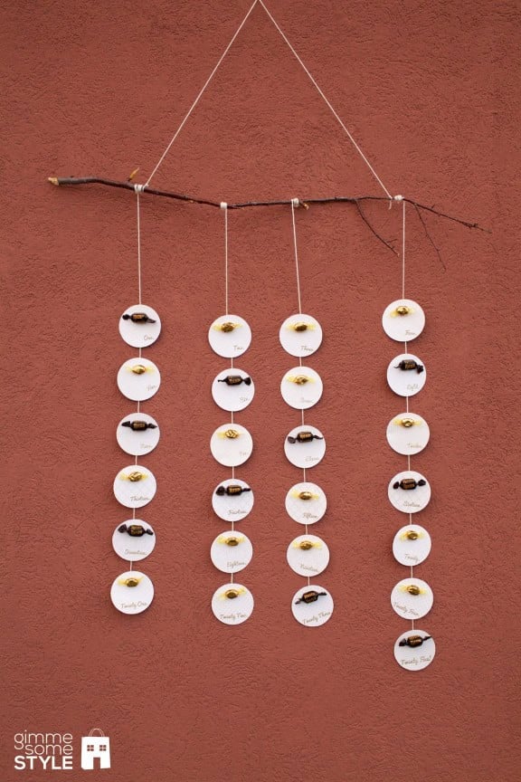 DIY Advent Calendar | www.gimmesomeoven.com/style #advent #DIY #christmas #calendar